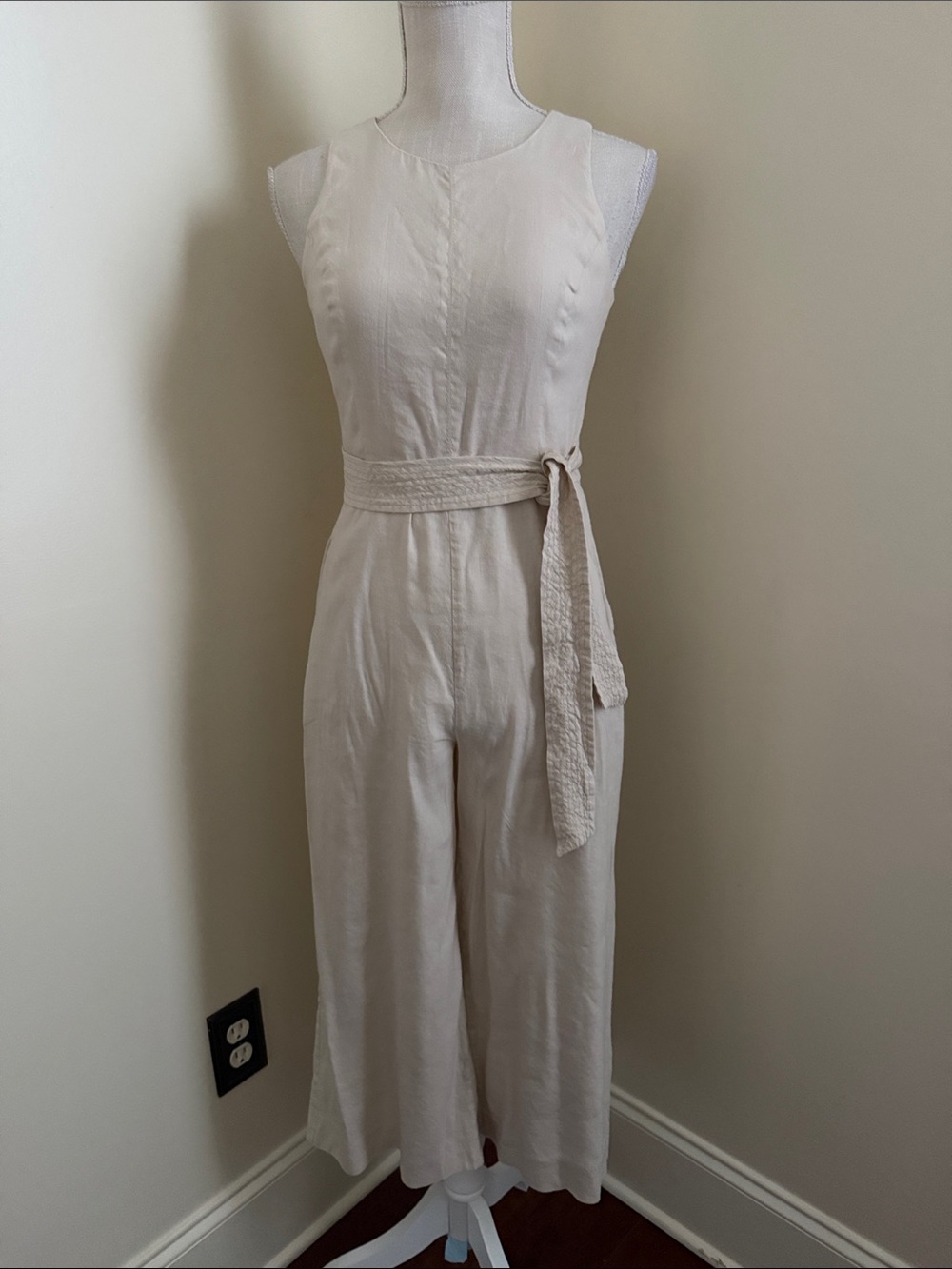ANTONIO MELANI Sleeveless Cream Tie-Waist Linen Jumpsuit - Picture 6 of 12
